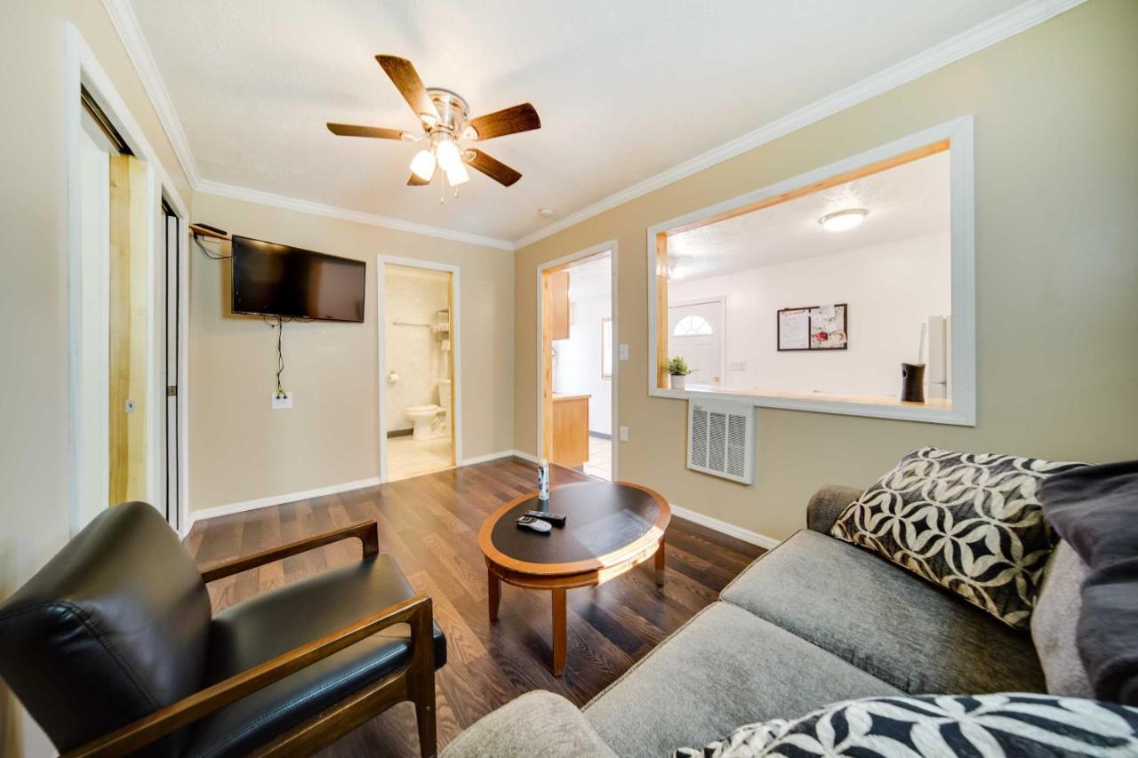 Geneva Cottage With Patio - Walk To Park, Lake Erie! Екстер'єр фото